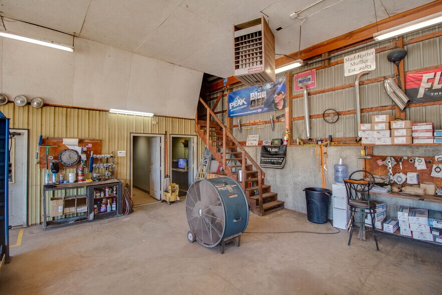 More Photos Of 808 E Broadway, Alton Specialty For Sale