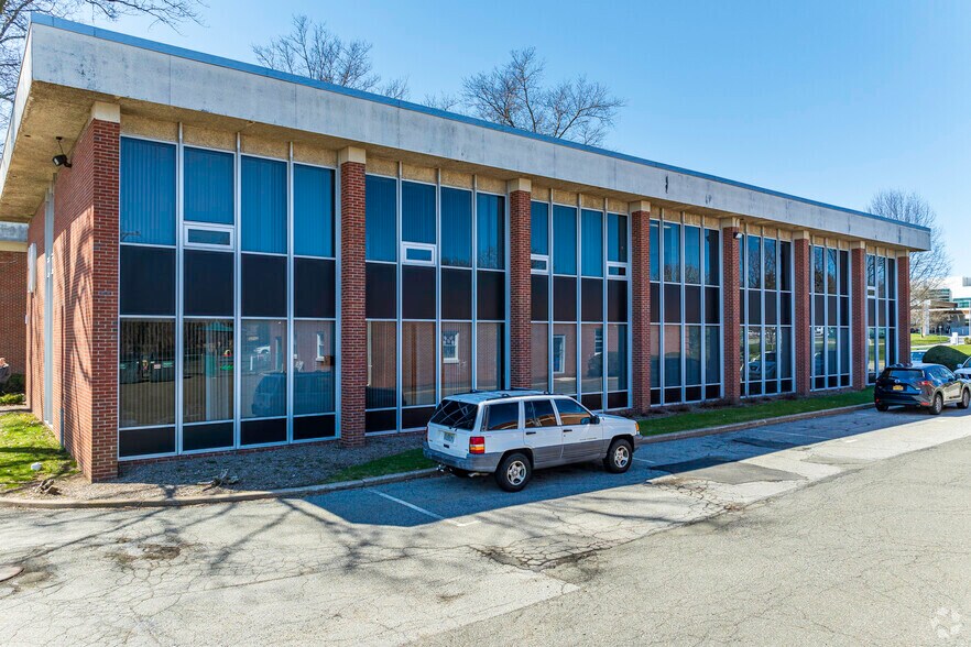 More Photos Of 210 Summit Ave, Montvale Medical For Lease