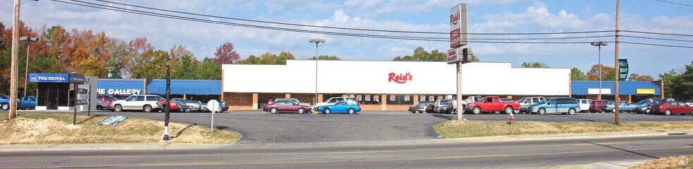 More Photos Of 211-221 W Columbia Ave, Batesburg Storefront For Sale