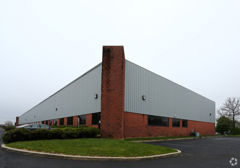 More Photos Of 2303 Garry Rd, Cinnaminson Warehouse For Lease
