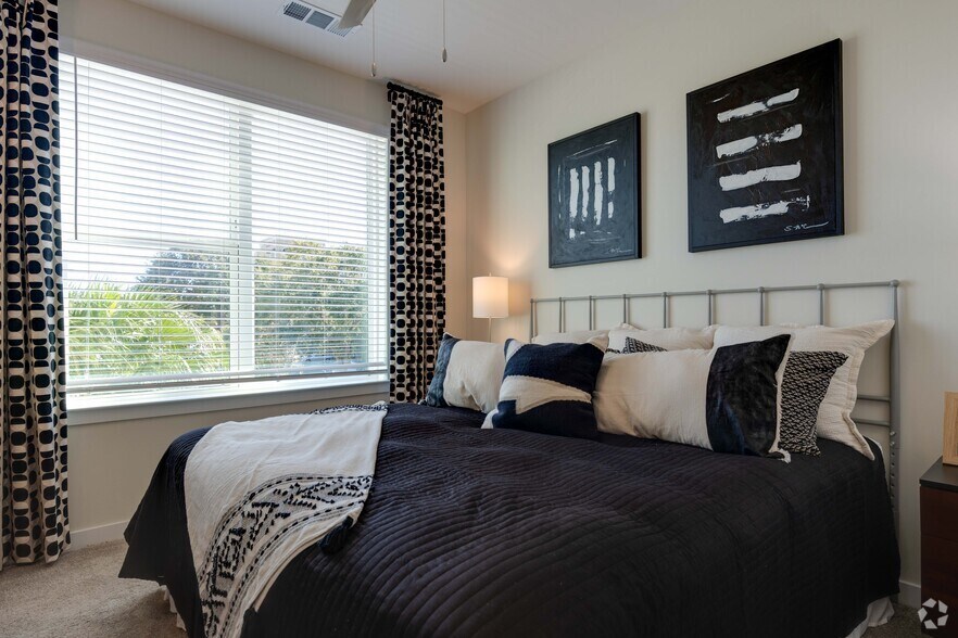 More Photos Of 1300 Hendricks Ave, Jacksonville Apartments For Lease