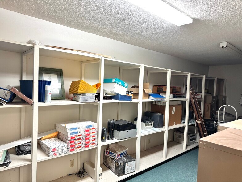 More Photos Of 151 SE Lakeshore Dr, Madison Medical For Sale