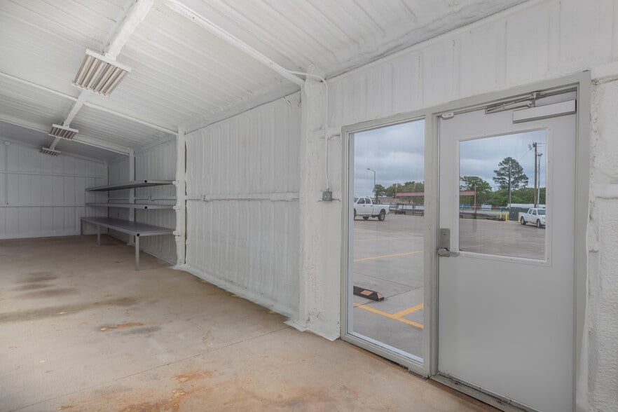 More Photos Of 3100 E Highway 199, Springtown Warehouse For Lease