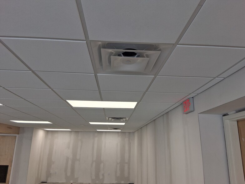 More Photos Of 305 Broadway, Taunton Freestanding For Lease