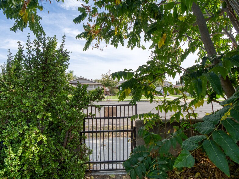 More Photos Of 516 S State College Blvd, Anaheim Land For Sale