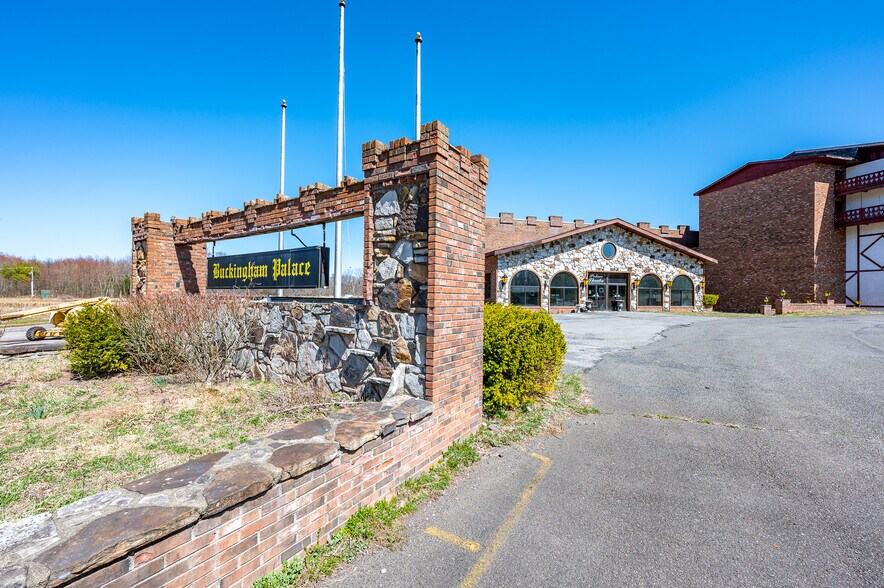 More Photos Of 4858 Route 32, Catskill Hotel For Lease