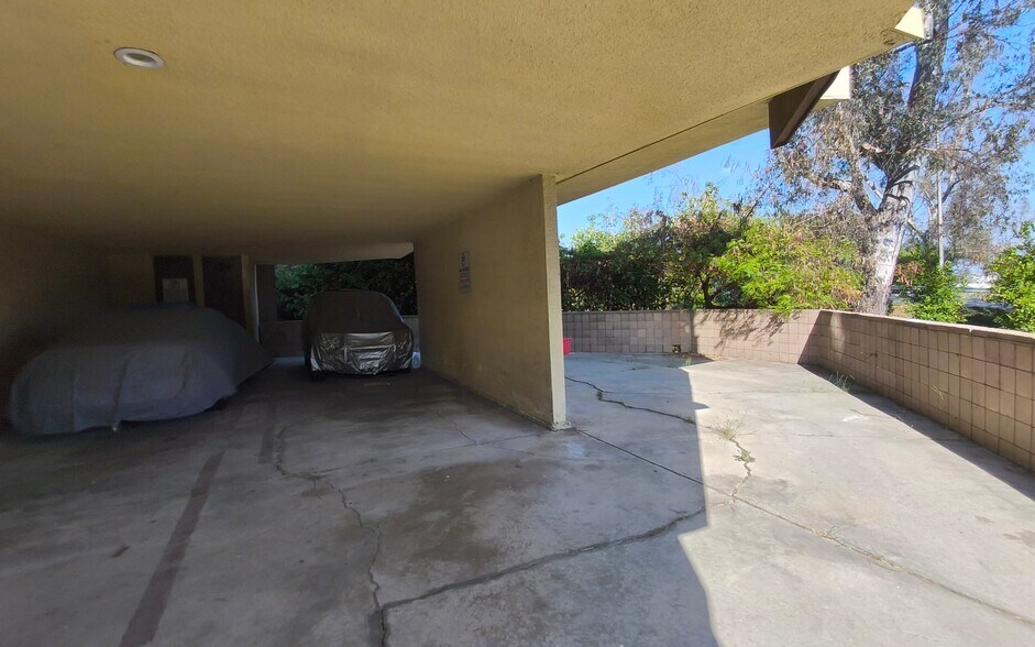 More Photos Of 1491 Stadium Way, Los Angeles Apartments For Sale