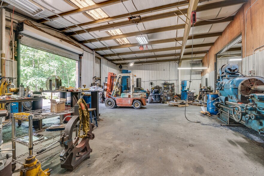 More Photos Of 5560 Highway 19 E, Hampton Manufacturing For Sale