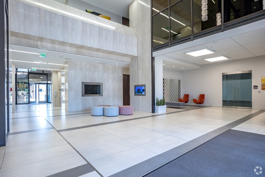 More Photos Of 4201 Spring Valley Rd, Dallas Office For Lease