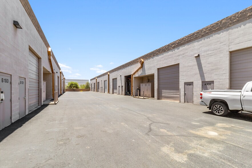 More Photos Of 20815 N 25th Pl, Phoenix Warehouse For Lease