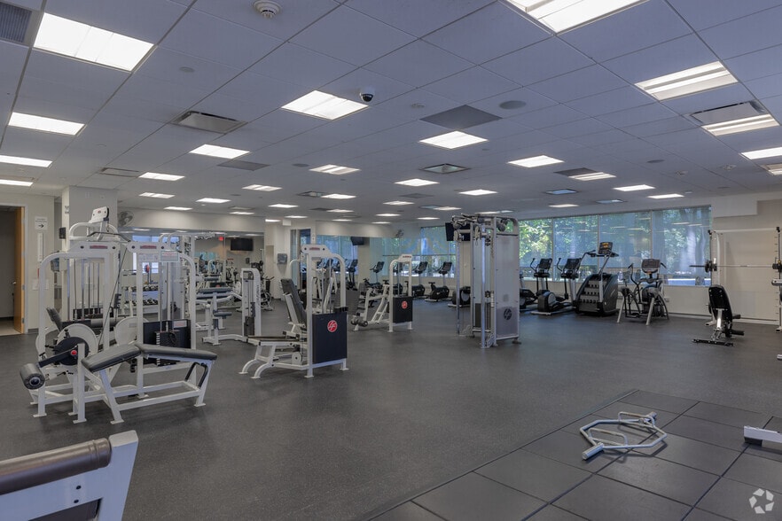 More Photos Of 11445 Compaq Center West Dr, Houston Office For Lease