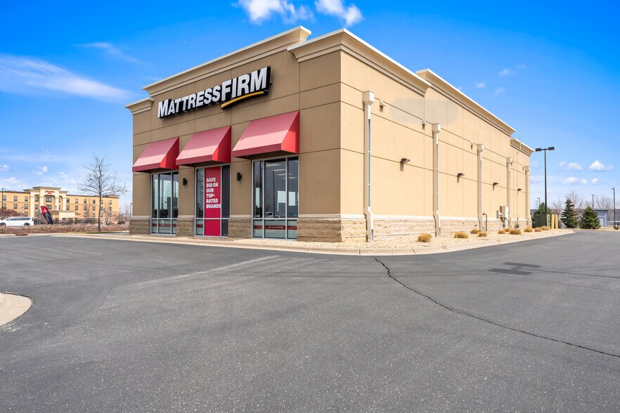 More Photos Of 4070 Dean Lakes Blvd, Shakopee Freestanding For Sale