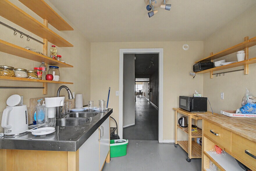 More Photos Of 330 Main Ave E, Soap Lake Freestanding For Lease