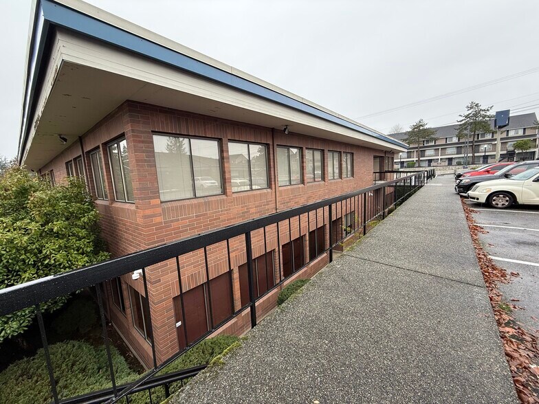 More Photos Of 4720 200th St SW, Lynnwood Office For Lease