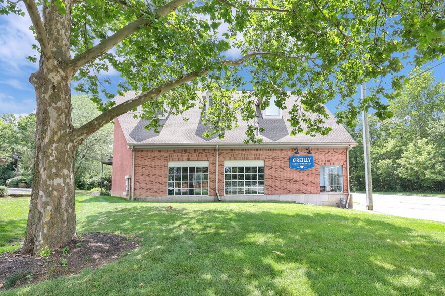 More Photos Of 1020 High St, Worthington Freestanding For Sale