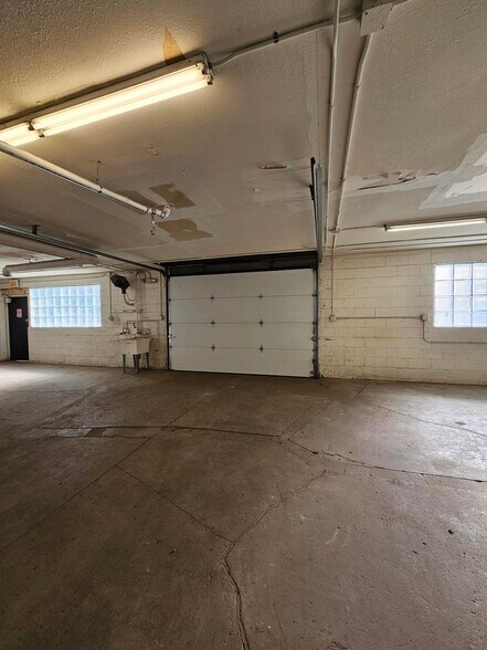 More Photos Of 340 Lake Ave, Rochester Light Distribution For Lease