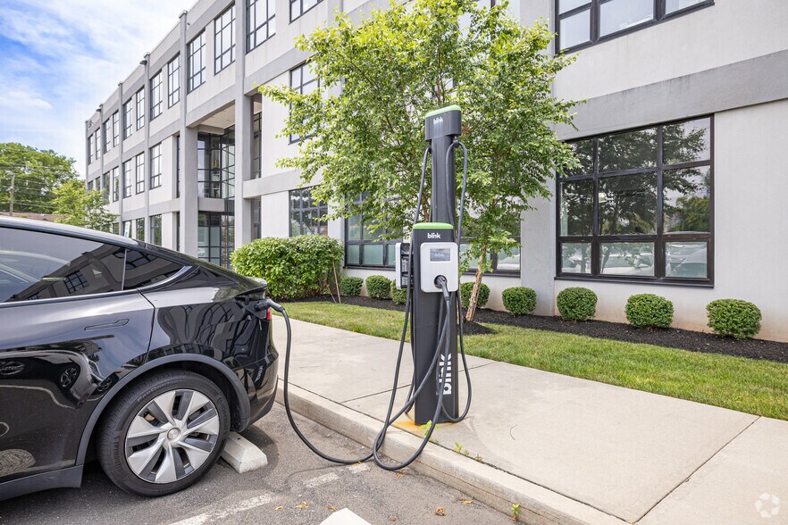 More Photos Of 409 Joyce Kilmer Ave, New Brunswick Loft Creative Space For Lease