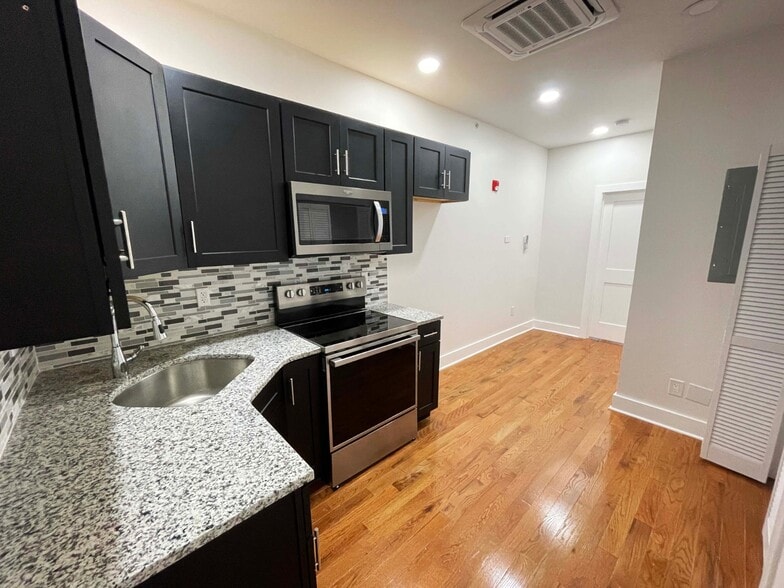 More Photos Of 309 S 60th St, Philadelphia Storefront Retail Residential For Lease