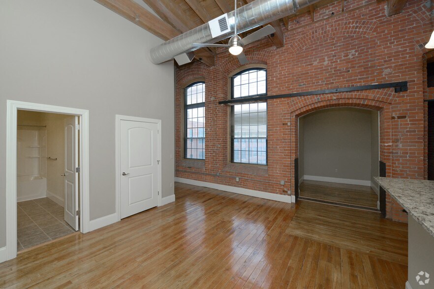 More Photos Of 12 Eagle St, Providence Apartments For Lease