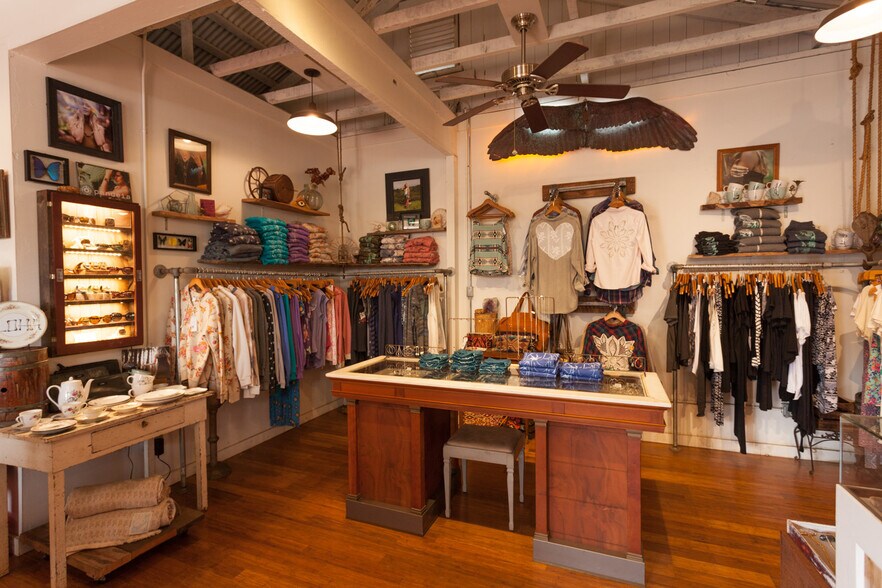 More Photos Of 69 Hana Hwy, Paia Freestanding For Sale