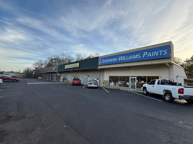 Primary Photo Of 602 W Bankhead St, New Albany General Retail For Lease