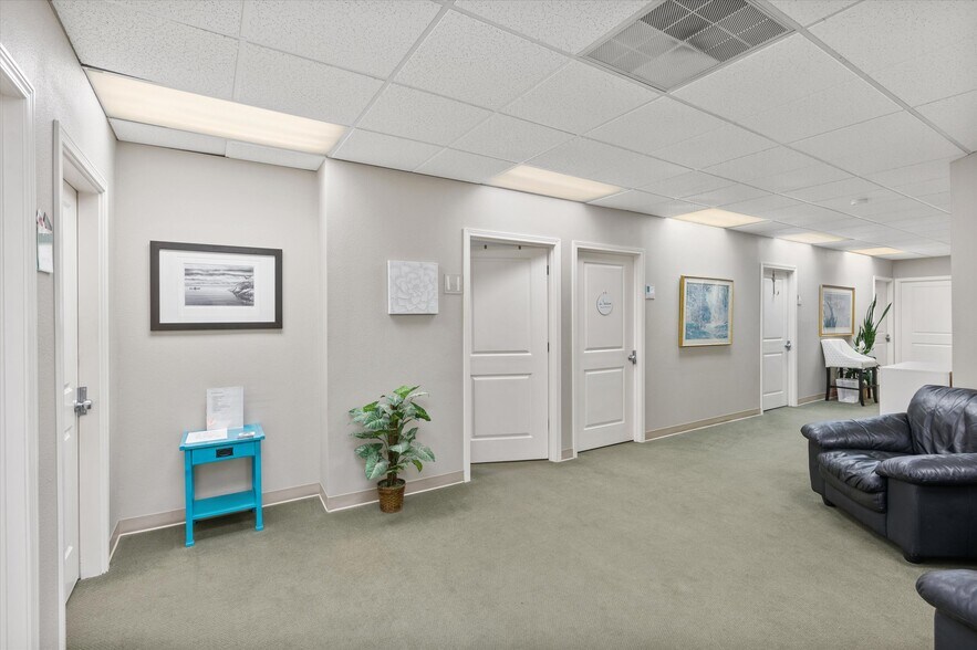 More Photos Of 321 Burnett Ave S, Renton Office For Sale