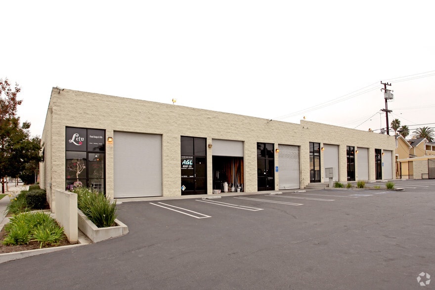 More Photos Of 921 Van Ness Ave, Torrance Warehouse For Lease