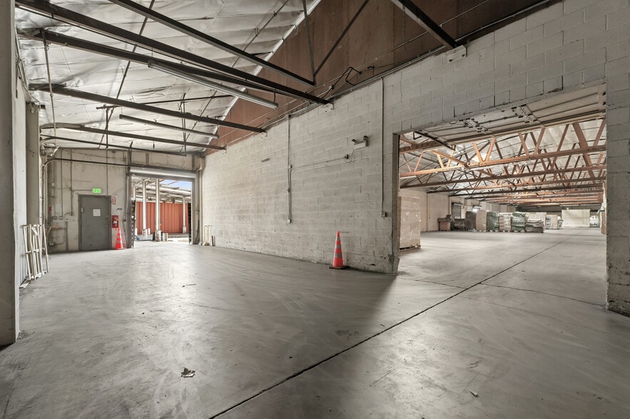 More Photos Of 6465 Corvette St, Commerce Manufacturing For Sale