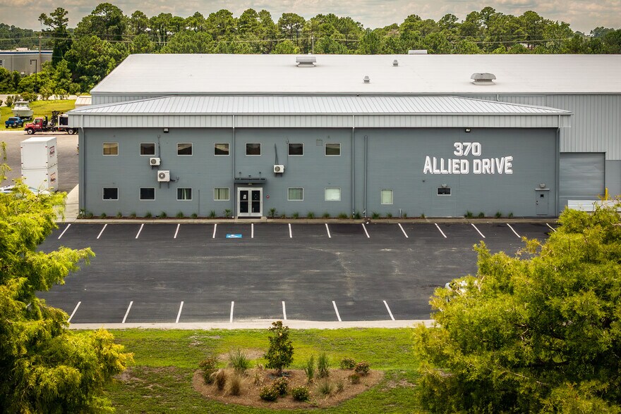 More Photos Of 370 Allied Dr, Conway Manufacturing For Lease