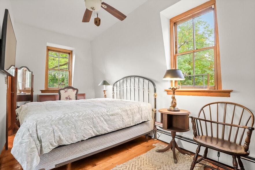 More Photos Of 47 Hollow Tree Ridge Rd, Darien Apartments For Sale