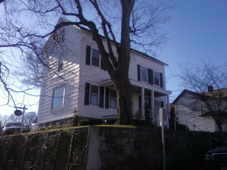 More Photos Of 25 Burtis Ave, New Canaan Office For Lease