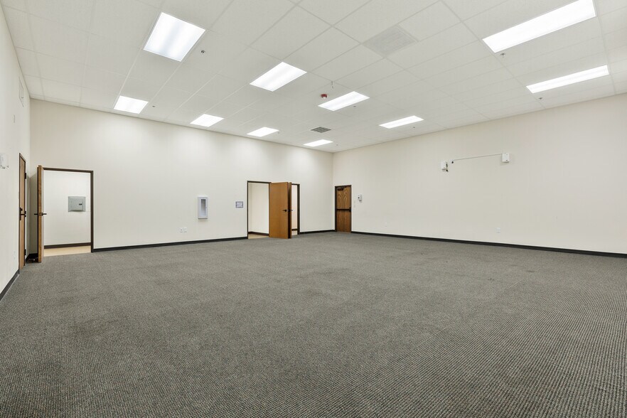 More Photos Of 26243 State Highway 51, Wagoner Medical For Sale