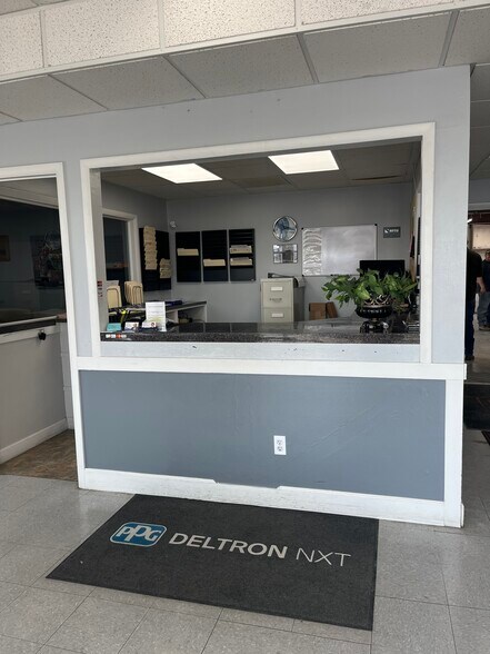 More Photos Of 3504 S Thompson St, Springdale Freestanding For Sale