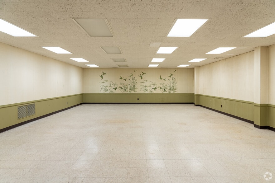 More Photos Of 3781 S Main St, Farmville Bank For Sale