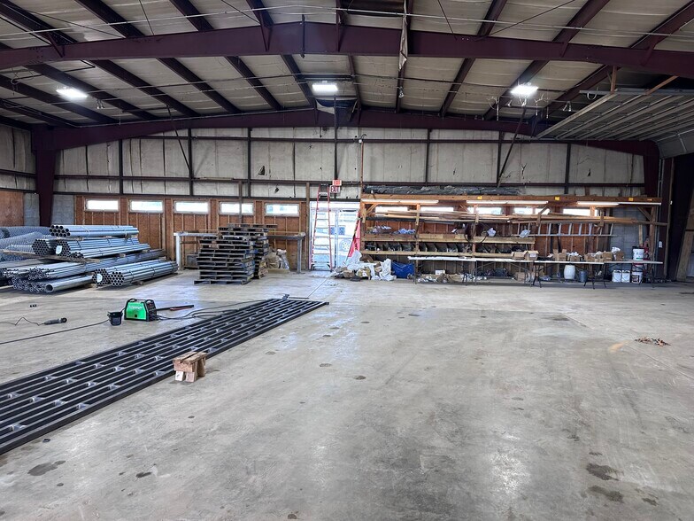 More Photos Of 207 Edison Ave, Benton Office For Lease