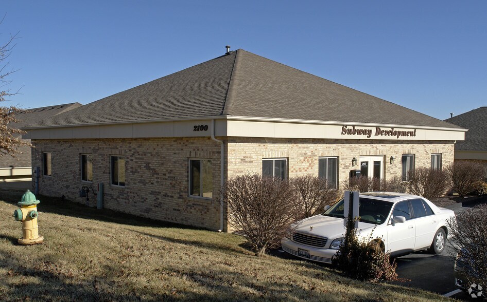 More Photos Of 2100 Collier Corporate Pky, Saint Charles Office For Lease