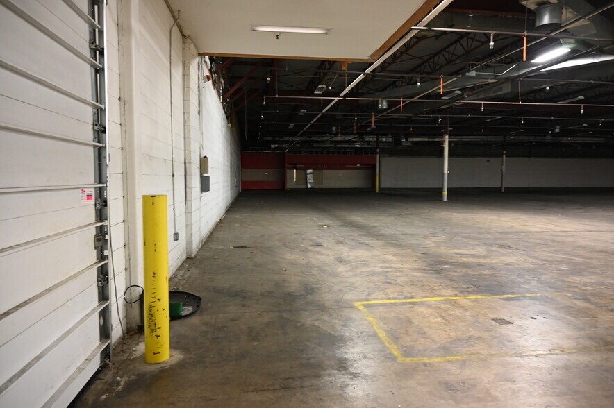 More Photos Of 2300 Claremont Ave, Ashland Storefront For Sale