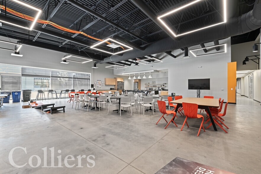 More Photos Of 1406 N Galleria Dr, Nampa Department Store For Sale