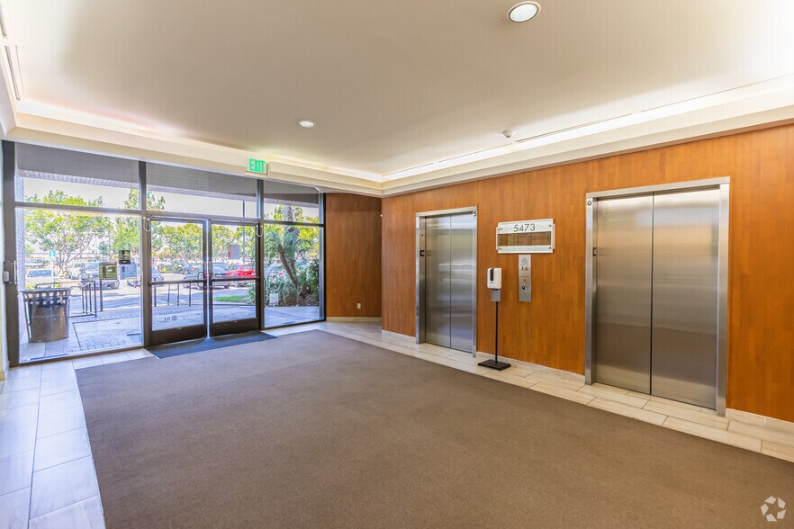 More Photos Of 5473 Kearny Villa Rd, San Diego Office For Lease