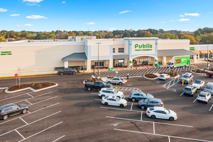 More Photos Of 10040 Navarre Pky, Navarre General Retail For Lease