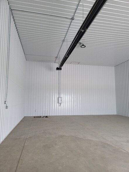 More Photos Of 401 Snyder Drive- Building. A, Huxley Flex For Sale