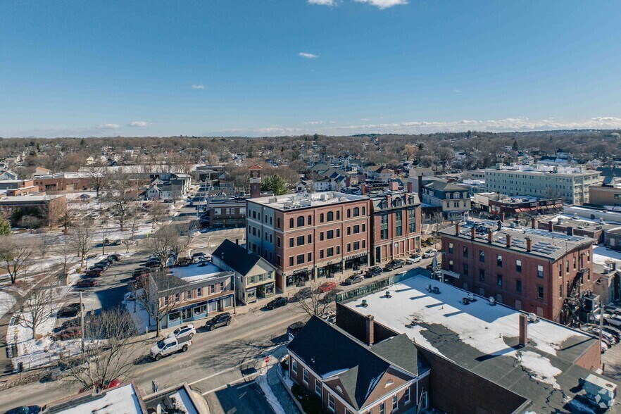More Photos Of 380 Main St, Stoneham Office For Lease
