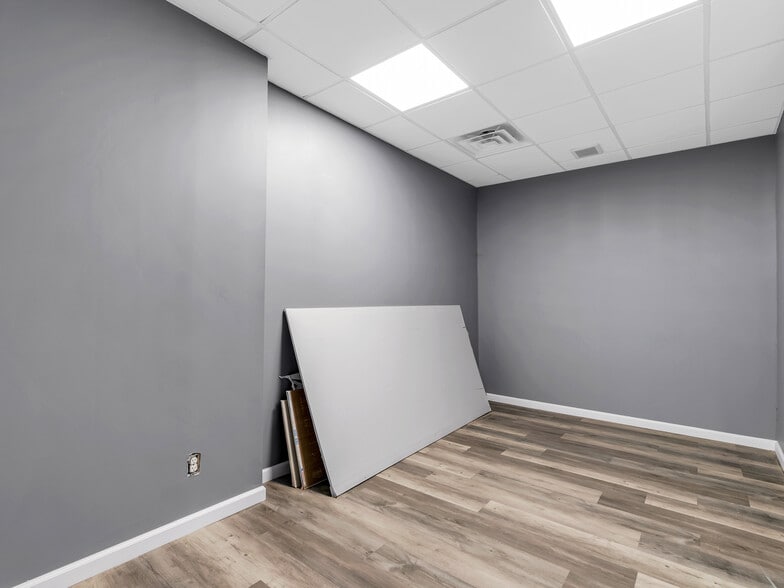 More Photos Of 8808 Saint Charles Rock Rd, Saint Louis General Retail For Sale