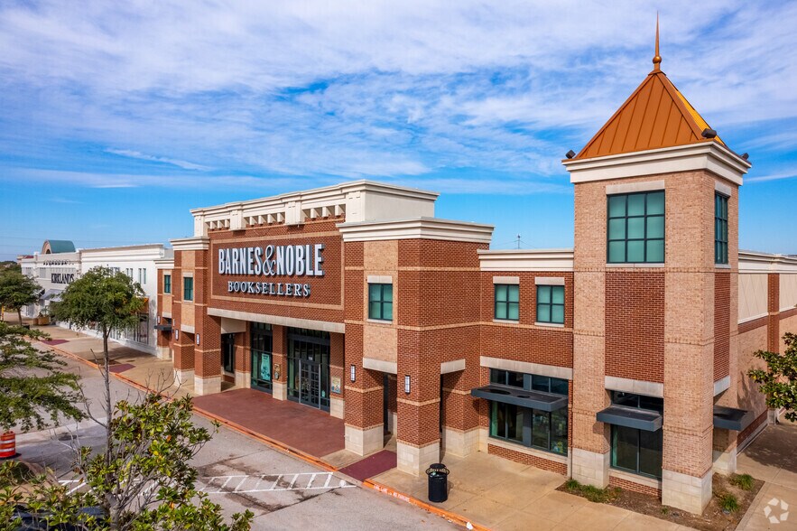 More Photos Of 245 Cedar Sage Dr, Garland Unknown For Lease