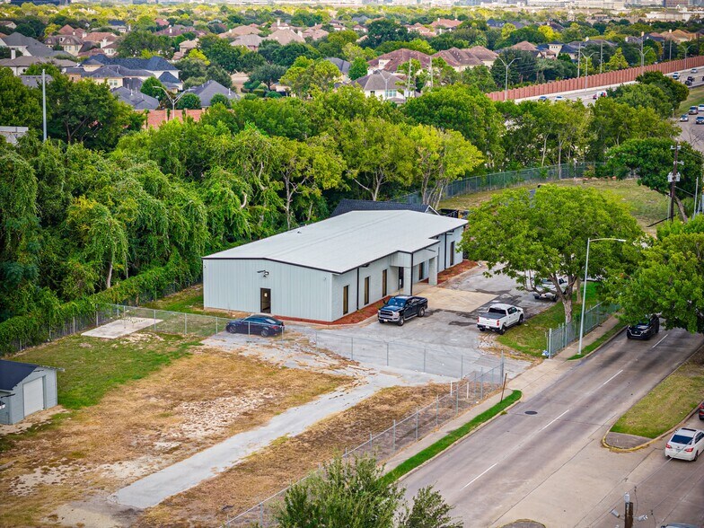 More Photos Of 11950 Alief Clodine Rd, Houston Light Distribution For Lease