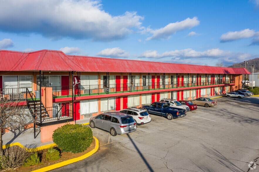 More Photos Of 1814 Salem Rd, Cookeville Hotel For Sale
