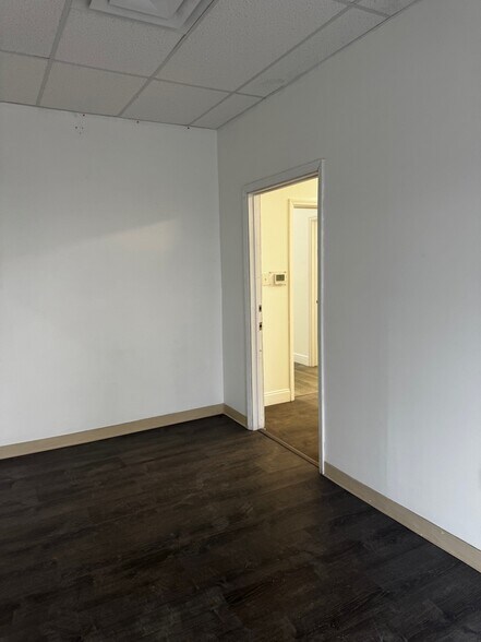 More Photos Of 3916 N 29th Ave, Hollywood Manufacturing For Lease