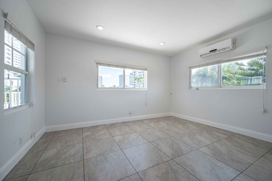 More Photos Of 2916 Bayshore Dr, Fort Lauderdale Apartments For Sale