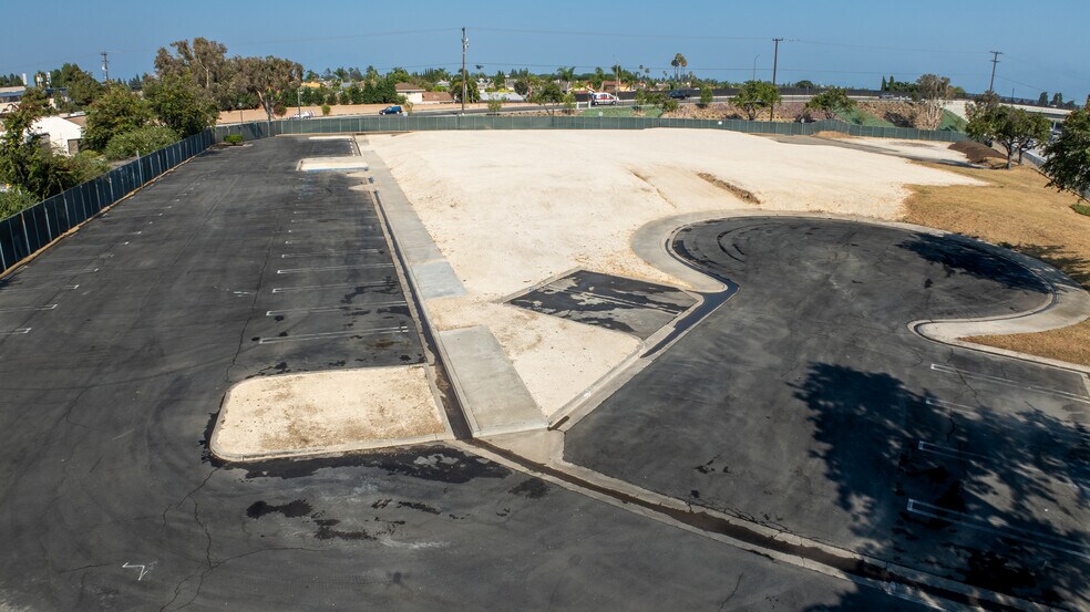 More Photos Of 17101 Bushard St, Fountain Valley Land For Lease