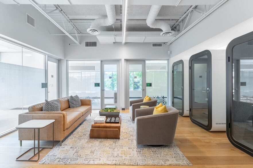 More Photos Of 3400 Oak Grove Ave, Dallas Office For Lease